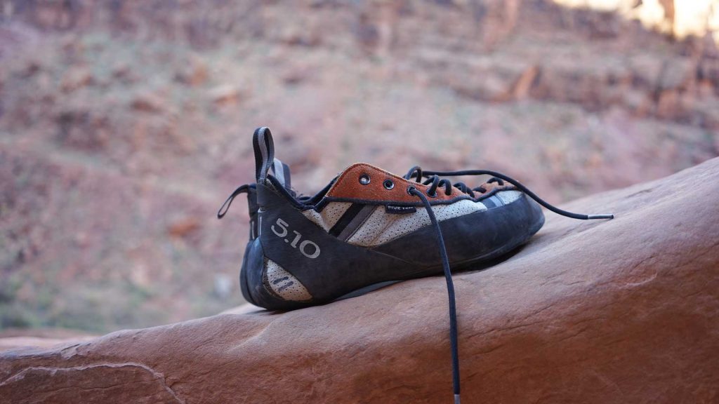 Ideal-Rock-Climbing-Shoes-for-Women-on-ServiceTrending