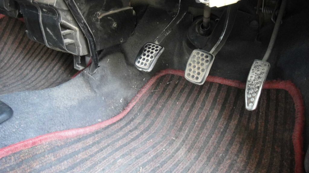 Floor-Mats-Types-of-Floor-Mats-&-Liners-Worth-Knowing-on-servicetrending